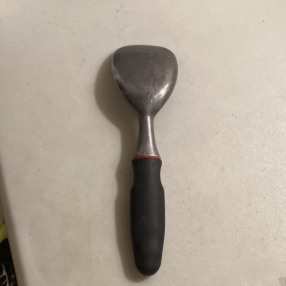 NorPro Flat Head Aluminum Ice Cream Spade with Grip EZ Rubber Handle - Picture 2 of 5